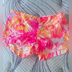 Lilly Pulitzer super cute shorts!